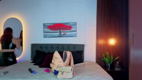 Snapshot of dulce_charlottee chatting on May 20, 7:20 pm DULCE online show from May 20, 7:20 pm