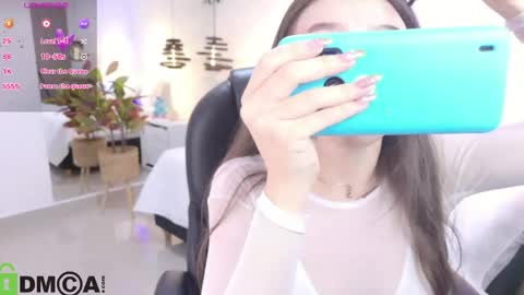 Snapshot of dulce_isabel_ chatting on February 28, 3:18 am dulce_isabel_ online show from February 28, 3:18 am