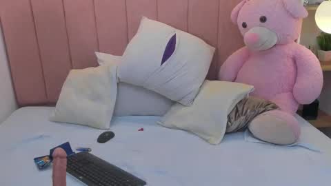 Snapshot of dulce_morbida chatting on December 21, 5:20 pm Dulce Morbida online show from December 21, 5:20 pm