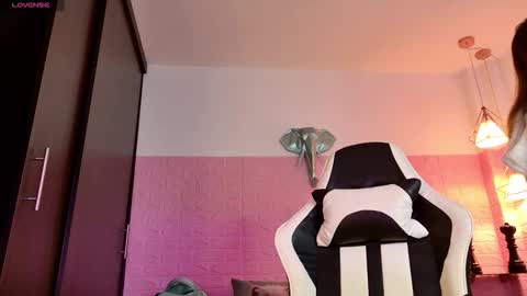 dulce_stormy online show from February 19, 12:01 pm