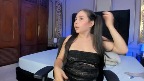 Snapshot of dulce_sweeett chatting on February 15, 7:51 am Dulce online show from February 15, 7:51 am