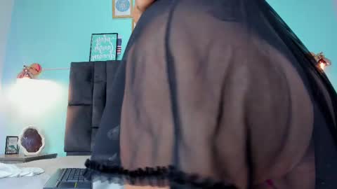 DULCE AURORA online show from February 18, 5:42 am