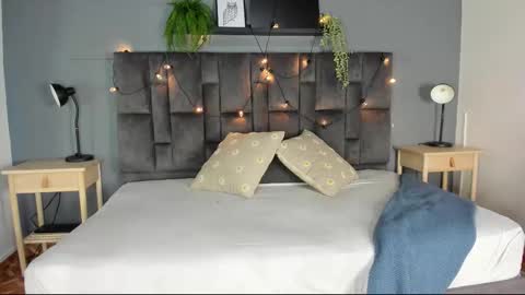 DULCE AURORA online show from February 22, 7:23 pm