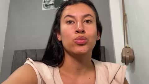 dulceizzy online show from May 6, 1:03 am