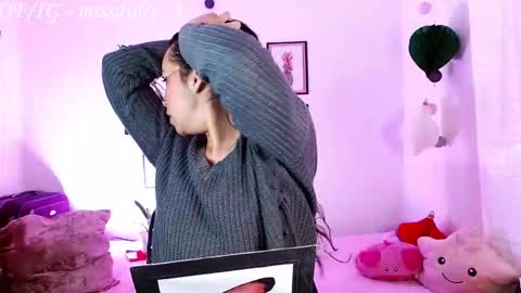 Dulce online show from January 9, 3:09 am