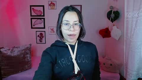 Dulce online show from April 3, 9:40 am