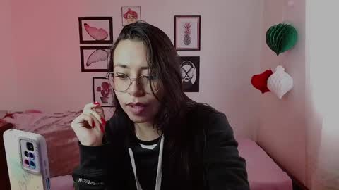 Dulce online show from April 10, 11:48 am