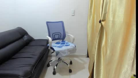 Snapshot of dulcemilf_ chatting on January 19, 1:43 am Dulce online show from January 19, 1:43 am