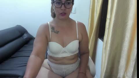 Snapshot of dulcemilf_ chatting on January 27, 4:41 am Dulce online show from January 27, 4:41 am