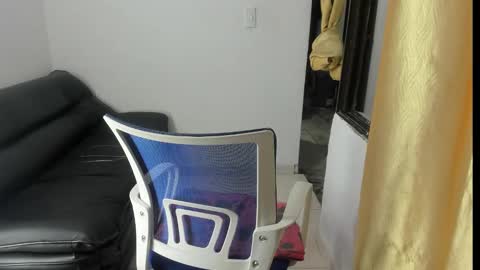 Snapshot of dulcemilf_ chatting on February 23, 3:24 am Dulce online show from February 23, 3:24 am