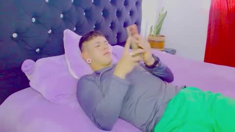 Juliana and online show from October 23, 9:57 pm