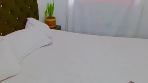 Juliana and online show from November 10, 3:44 pm