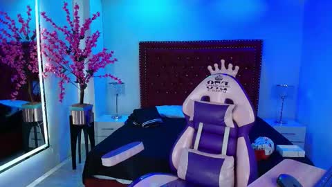 dulcinea_grayy online show from January 15, 11:41 pm