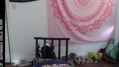 Snapshot of dumlala chatting on April 8, 1:00 pm the only advantage you have over me is that u can kiss my ass and i cant online show from April 8, 1:00 pm