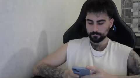 Snapshot of dummodarknight chatting on October 22, 8:30 pm The Dark Knight online show from October 22, 8:30 pm