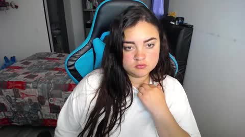 Nicole   online show from November 28, 8:44 pm