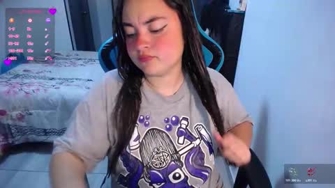 Snapshot of dumont_model chatting on February 15, 4:31 am Nicole online show from February 15, 4:31 am