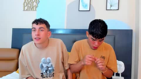 Thomas and Noah online show from March 25, 11:27 am