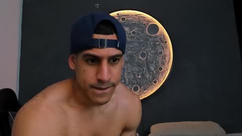 Snapshot of duran_dhikol1 chatting on February 4, 7:09 pm duran_dhikol1 online show from February 4, 7:09 pm