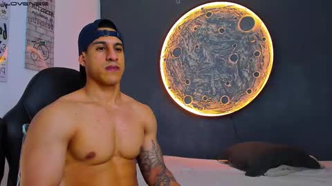 Snapshot of duran_dhikol1 chatting on February 12, 3:23 am duran_dhikol1 online show from February 12, 3:23 am