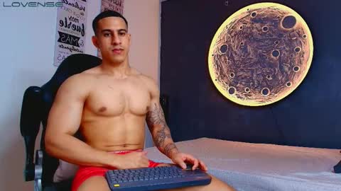 Snapshot of duran_dhikol1 chatting on February 28, 3:18 am duran_dhikol1 online show from February 28, 3:18 am