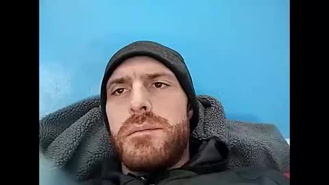 Snapshot of dust3229 chatting on December 16, 6:35 pm dust3229 online show from December 16, 6:35 pm