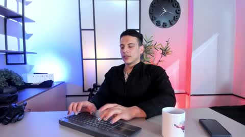 Dustin Sonne online show from March 25, 4:07 am