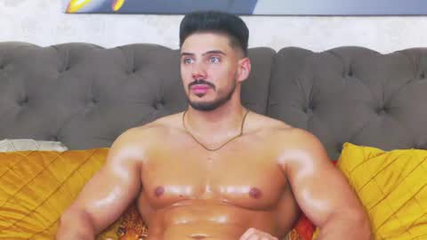 Dustin online show from May 21, 9:38 am