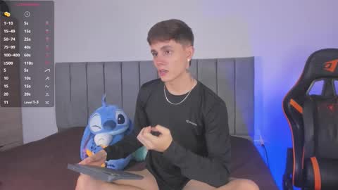 Snapshot of dustinlevine chatting on January 9, 1:19 am Dustin Levy online show from January 9, 1:19 am