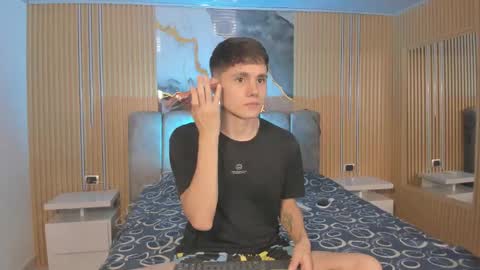 Snapshot of dustinlevine chatting on February 7, 3:43 am Dustin Levy online show from February 7, 3:43 am