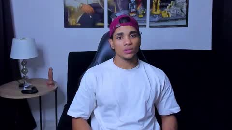 DUSTYN MICHELLE online show from March 4, 2:50 am