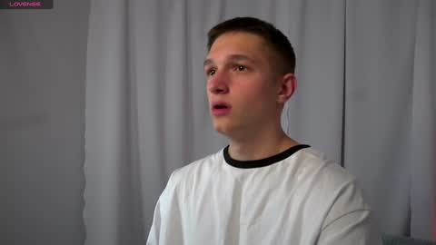 Dustyn online show from December 2, 2:19 pm