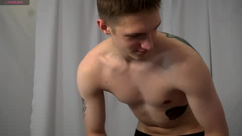 Dustyn online show from December 8, 2:09 pm