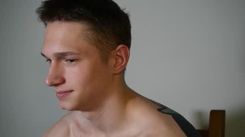 Dustyn online show from December 9, 9:58 pm