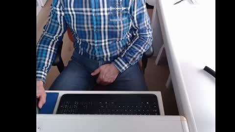 dutchpornking2 online show from February 24, 8:06 am