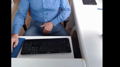 dutchpornking2 online show from October 7, 7:27 am