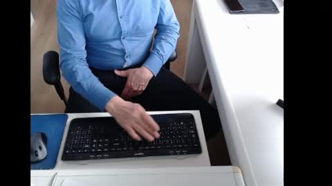 dutchpornking2 online show from April 19, 6:24 am