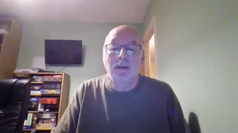 Snapshot of dutchunclejohn chatting on November 10, 8:52 pm DutchUncleJohn online show from November 10, 8:52 pm