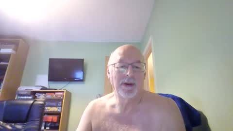 Snapshot of dutchunclejohn chatting on November 19, 9:09 am DutchUncleJohn online show from November 19, 9:09 am