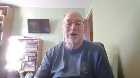 Snapshot of dutchunclejohn chatting on December 3, 12:03 pm DutchUncleJohn online show from December 3, 12:03 pm