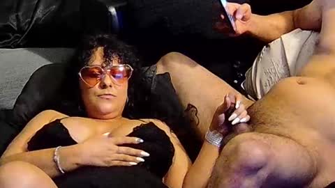 Snapshot of dvspapi chatting on October 26, 11:27 am Delilah  Papi online show from October 26, 11:27 am