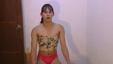 Snapshot of dy_namite chatting on November 25, 7:47 pm dy_namite online show from November 25, 7:47 pm