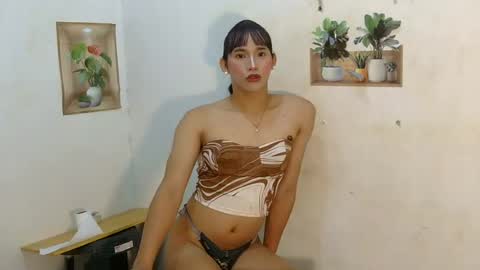 Snapshot of dy_namite chatting on July 2, 5:30 pm dy_namite online show from July 2, 5:30 pm