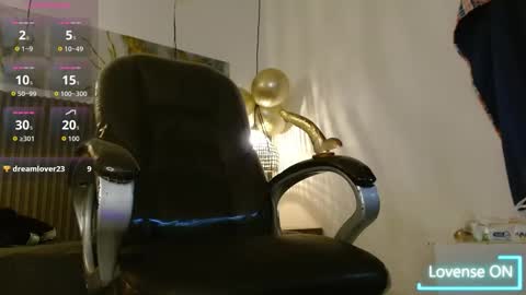 Snapshot of dyla_n18_ chatting on October 15, 11:27 pm dyla_n18_ online show from October 15, 11:27 pm