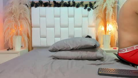 Dylan online show from April 15, 2:40 am