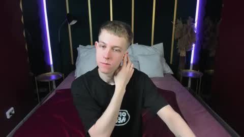 Dylan online show from March 25, 10:32 am