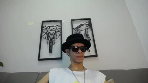 dylan_scotts online show from October 3, 8:17 pm