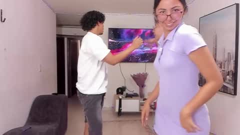 Snapshot of dylanbisex_hot chatting on December 8, 2:09 pm Mod Dylan Lilith Alan and Drake online show from December 8, 2:09 pm