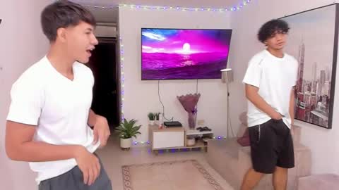 Snapshot of dylanbisex_hot chatting on December 12, 1:28 pm Mod Dylan Lilith Alan and Drake online show from December 12, 1:28 pm