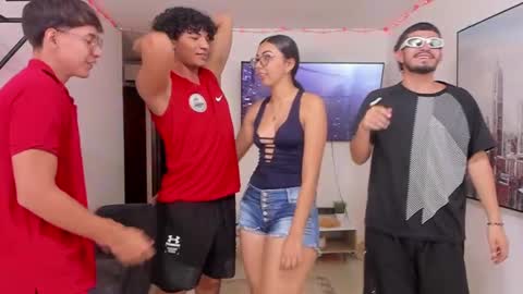 Snapshot of dylanbisex_hot chatting on December 15, 4:26 pm Mod Dylan Lilith Alan and Drake online show from December 15, 4:26 pm